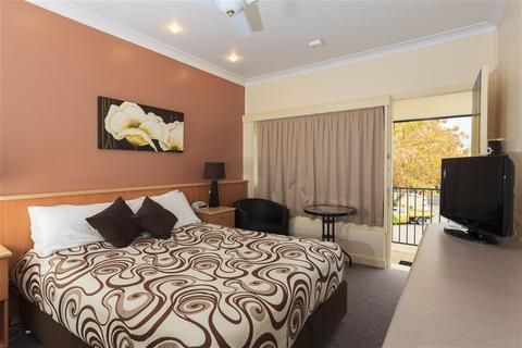 Tumut Farrington motel