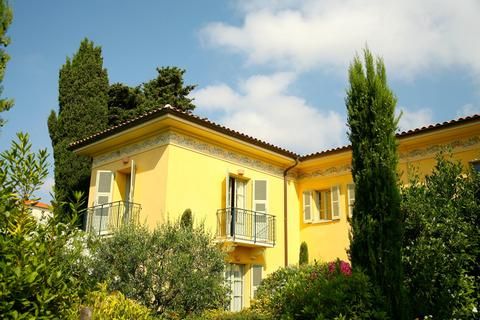 Royal Riviera
