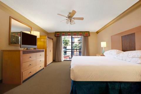 Embassy Suites Phoenix - Biltmore
