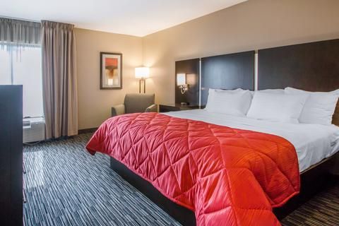 Greenstay Inn & Suites Court View
