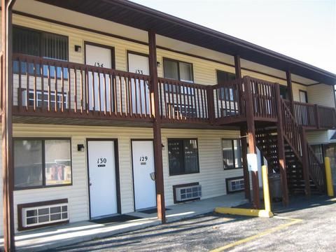 CRESTVIEW INN & SUITES CEDAR LAKE