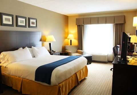 Holiday Inn Express & Suites Malone, an IHG Hotel