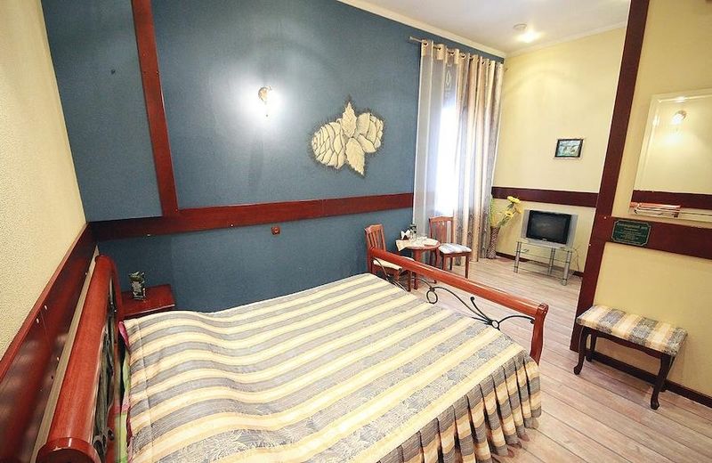 Aleksandrovsky Dvor Hotel