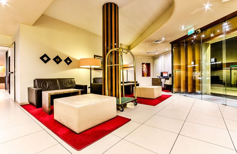Smart Hotel Holiday