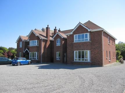 MOYGLARE LODGE B&B