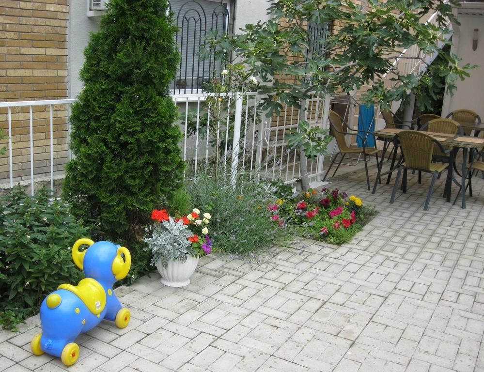 Outdoor Pictures 23