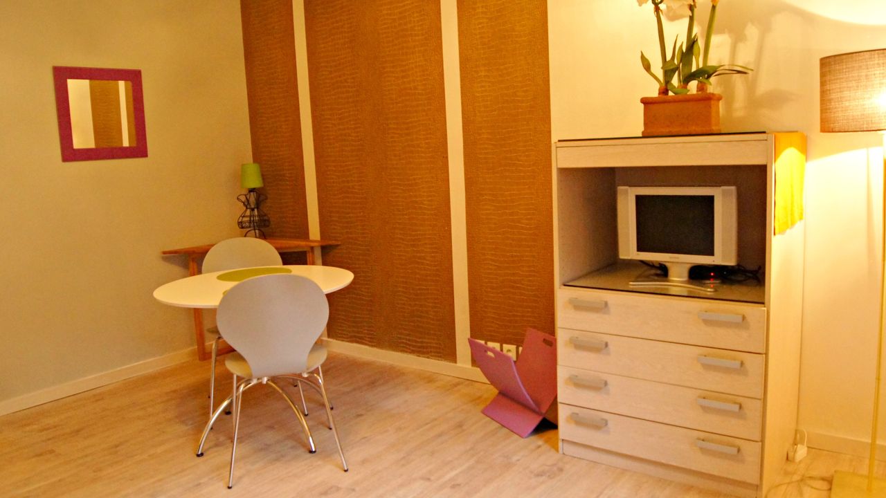 LITTLE SUITE - LISON