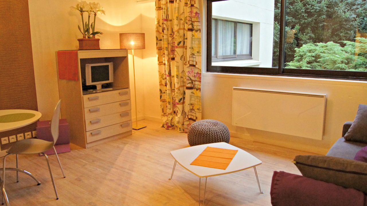 LITTLE SUITE - LISON