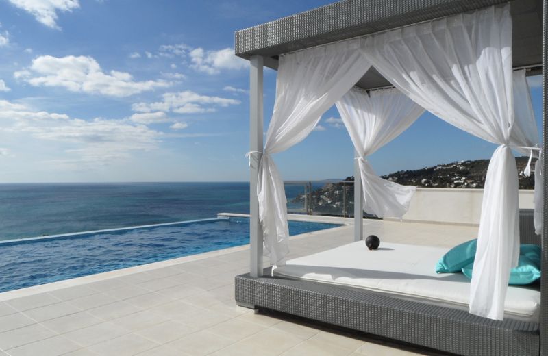 LUJOSAVILLA PISCINA 25 METROS SUIT 60m2 SPA SAUNA