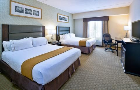 Holiday Inn Express Hotel & Suites Ottawa Airport, an IHG Hotel