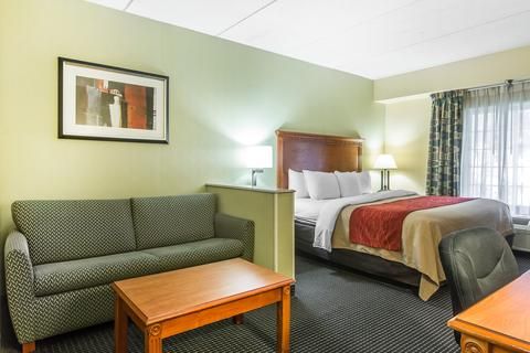 Comfort Inn & Suites Hamilton Place