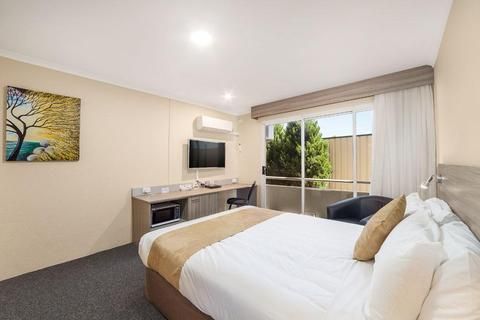 Ciloms Airport Lodge
