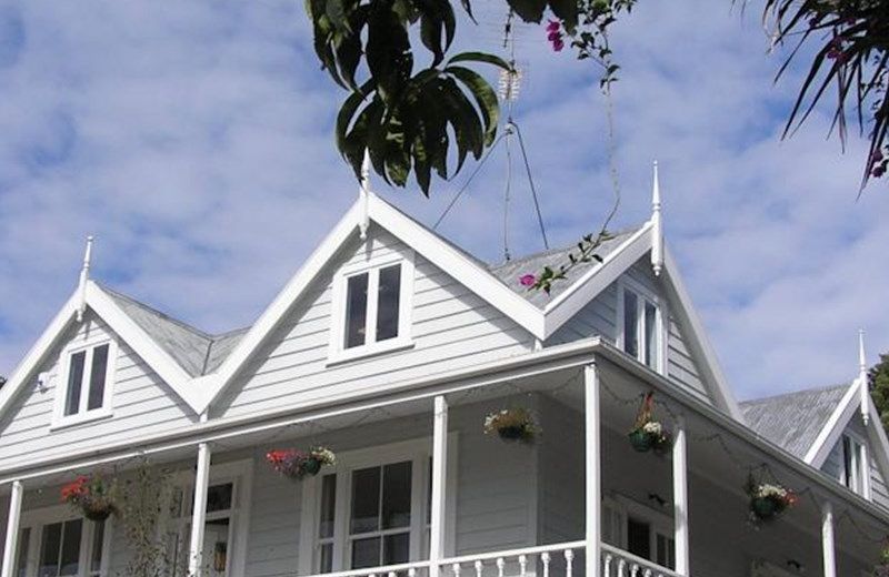 AUCKLAND BIRDWOOD HOUSE