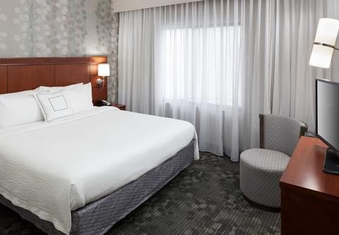 Courtyard by Marriott Miami at Dolphin Mall
