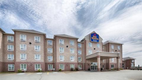 Best Western Dartmouth Hotel & Suites