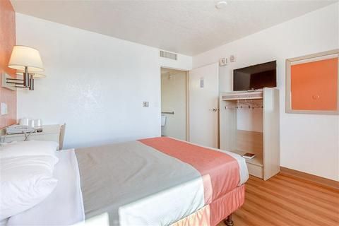 Motel 6-Phoenix, AZ - North Bell Road
