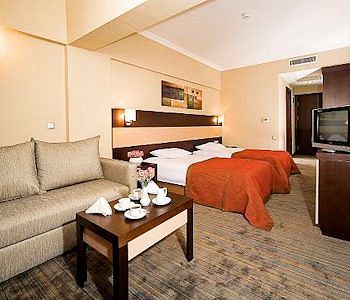 Mom Hotel