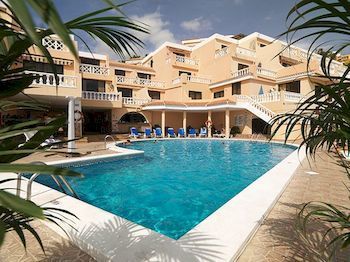 Paradise Court Aparthotel