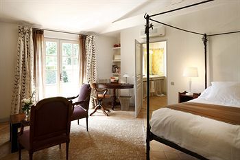 Hostellerie De L'abbaye De La Celle - Les Collectionneurs