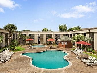 Travelodge by Wyndham New Orleans Harvey Hotel