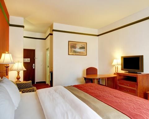 FairBridge Inn & Suites Cleburne