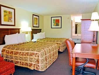 Days Inn by Wyndham Lamont/Monticello