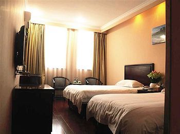 GreenTree Inn Jiangsu ZhenJiang Jurong New Bus Station Express Hotel