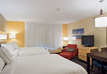 TownePlace Suites by Marriott Garden City