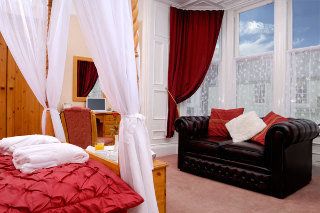 Douglas Arms Hotel