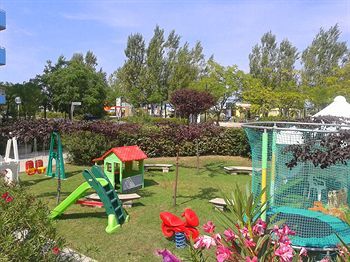 Outdoor Pictures 17