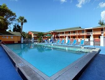 Howard Johnson by Wyndham Ft. Myers FL