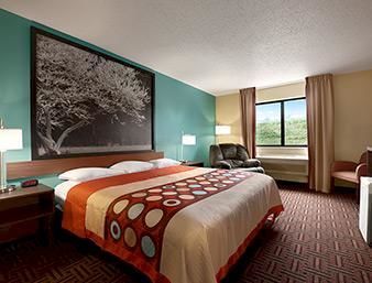 Super 8 By Wyndham Peoria East