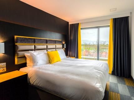 Roomzzz Chester City