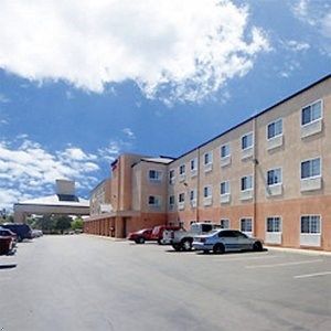 Comfort Inn & Suites Oakland