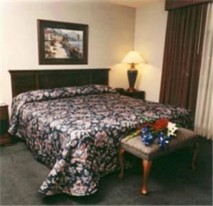Lees Inn And Suites Muncie