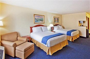 Holiday Inn Express & Suites Atlanta Perimeter Mall Hotel, an IHG Hotel