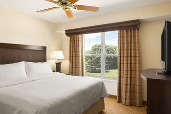 Homewood Suites by Hilton Toledo-Maumee