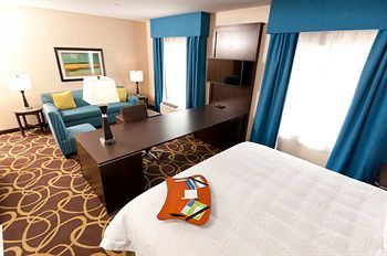 Hampton Inn & Suites East Gate Regina
