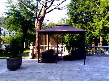 Outdoor Pictures 1