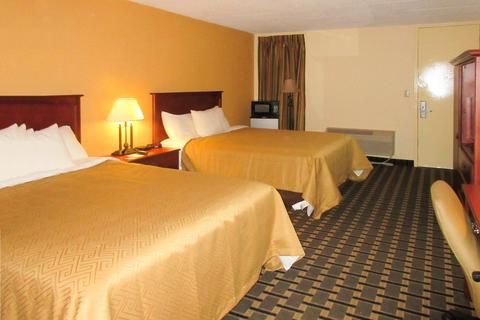 Econo Lodge Inn & Suites Brookings