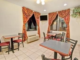 Super 8 by Wyndham Bernalillo