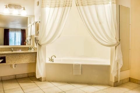 Quality Inn & Suites Lake Havasu City