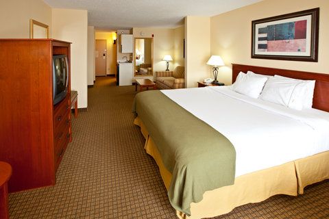 Holiday Inn Express Hotel & Suites Greenville, an IHG Hotel