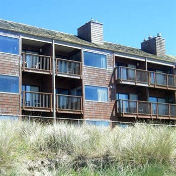 Cozy Cove Beachfront Resort Inn