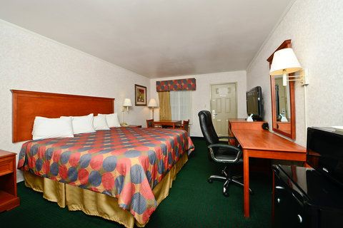 Super 8 by Wyndham Cave City