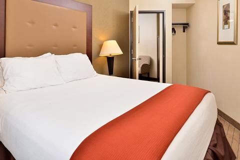 Holiday Inn Express Portland South - Lake Oswego, an IHG Hotel