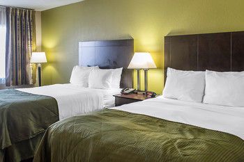 Clarion Hotel Beachwood-Cleveland