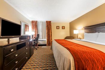 Comfort Inn & Suites Cleveland