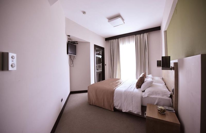 CITY HOTEL