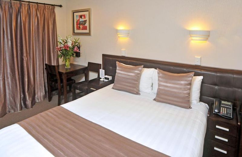 Tudor Court Motor Lodge